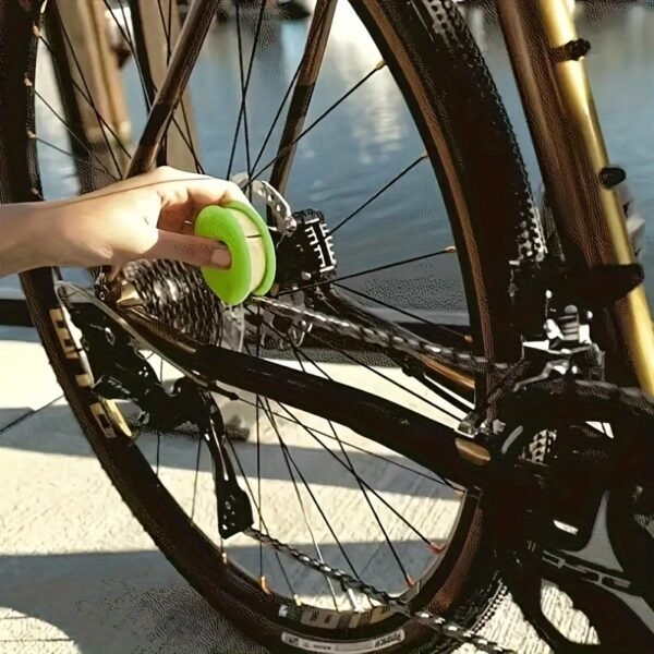 Precision Bicycle Chain Lubrication Applicator Tool